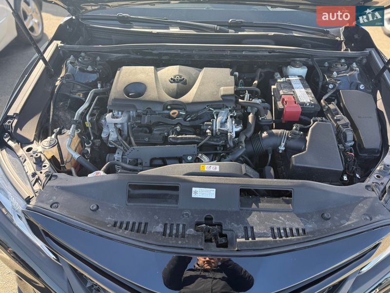 Седан Toyota Camry 2019 в Киеве