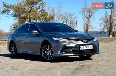 Седан Toyota Camry 2022 в Дніпрі
