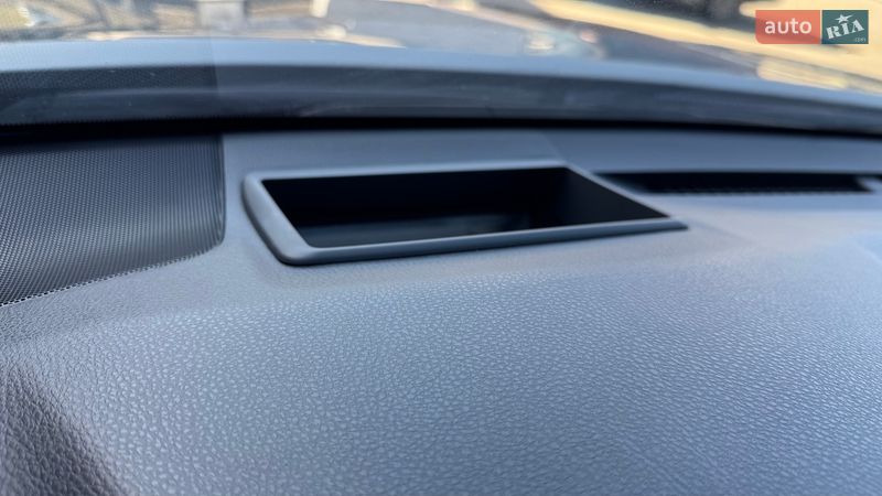 Седан Toyota Camry 2022 в Дніпрі