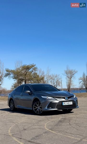 Седан Toyota Camry 2022 в Дніпрі