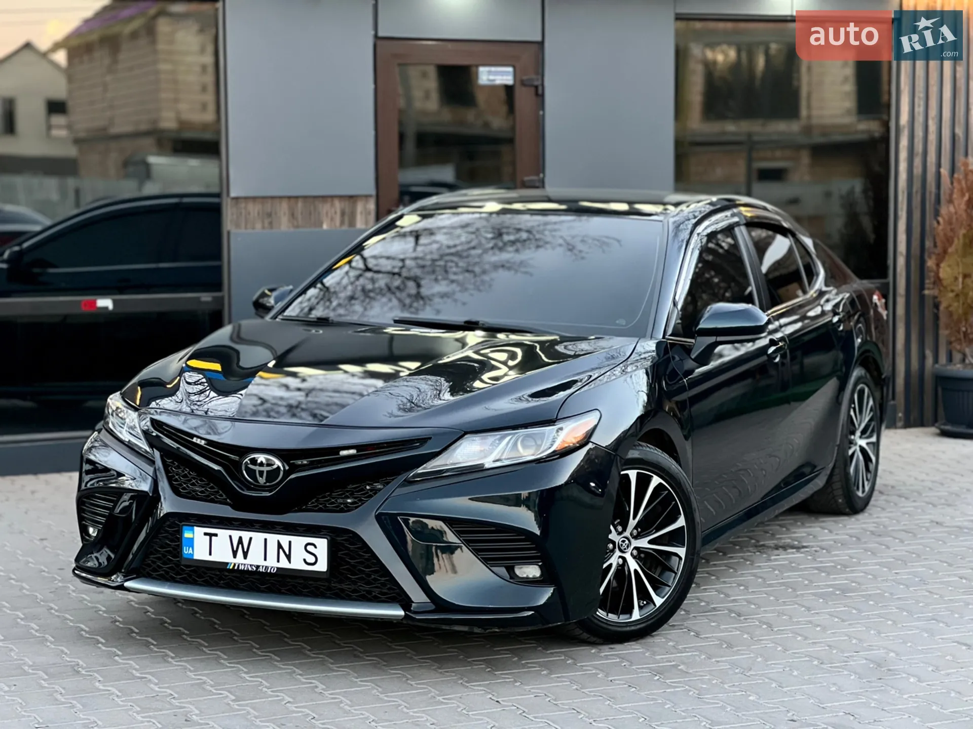 2017 Toyota Camry - фото 1
