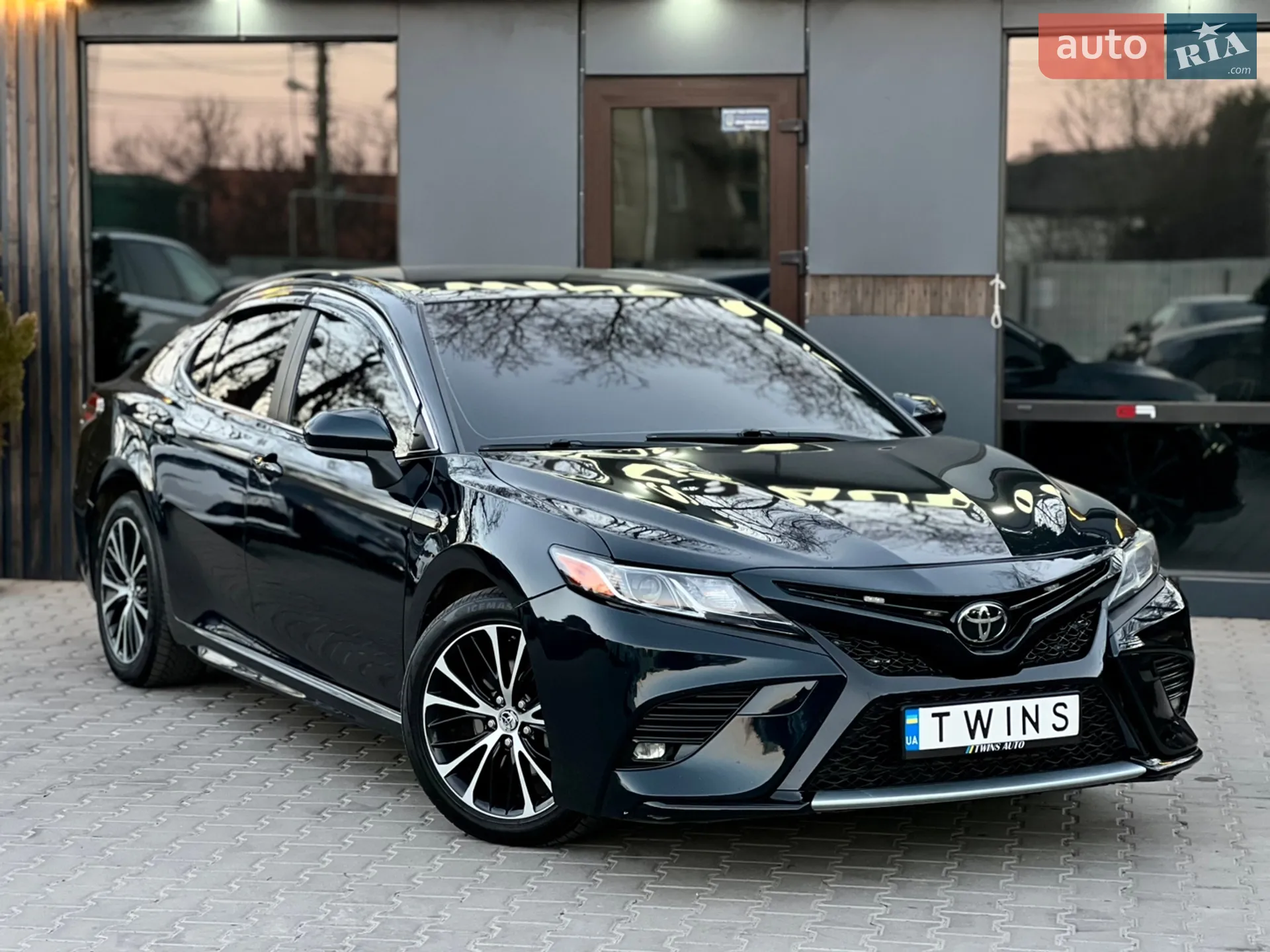 2017 Toyota Camry - мініатюра 3