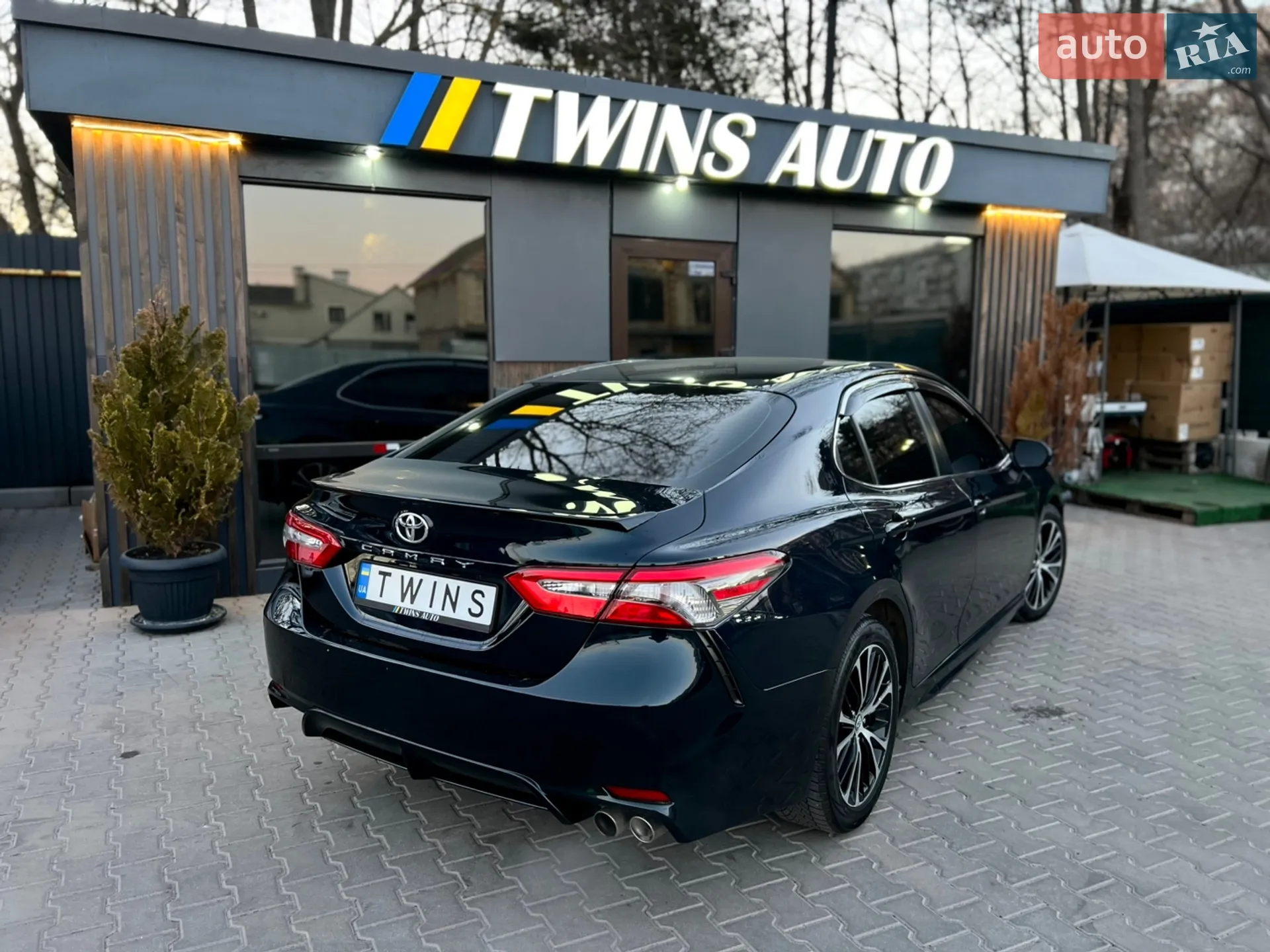 2017 Toyota Camry - мініатюра 18