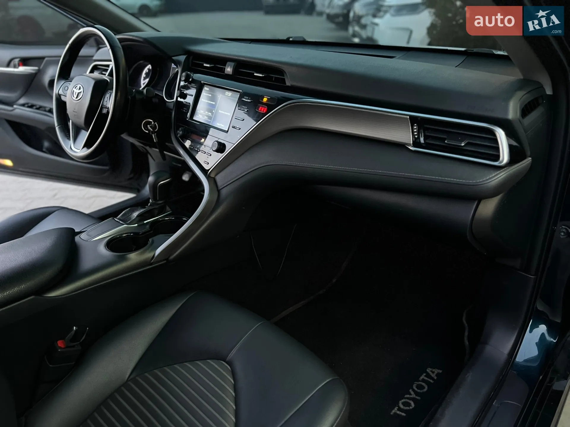 2017 Toyota Camry - мініатюра 28