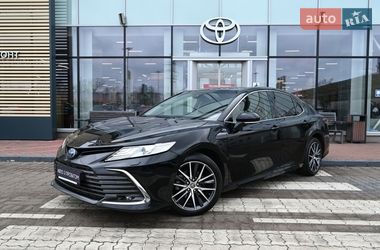 Седан Toyota Camry 2023 в Киеве
