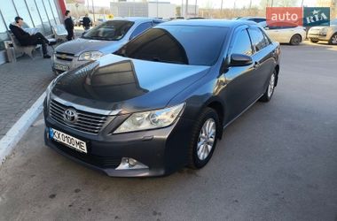 Седан Toyota Camry 2014 в Харькове