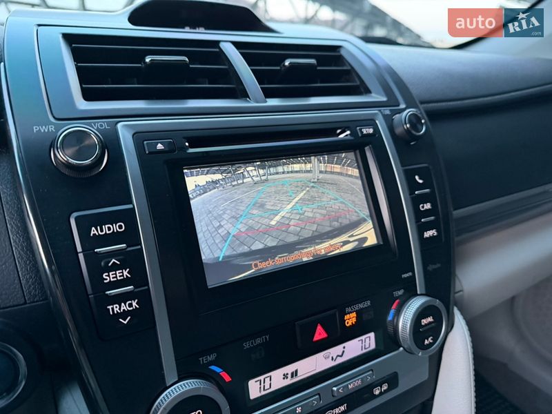 Седан Toyota Camry 2013 в Львове