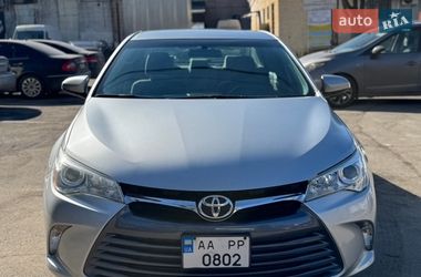 Седан Toyota Camry 2016 в Киеве