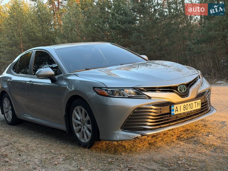Toyota Camry 2019