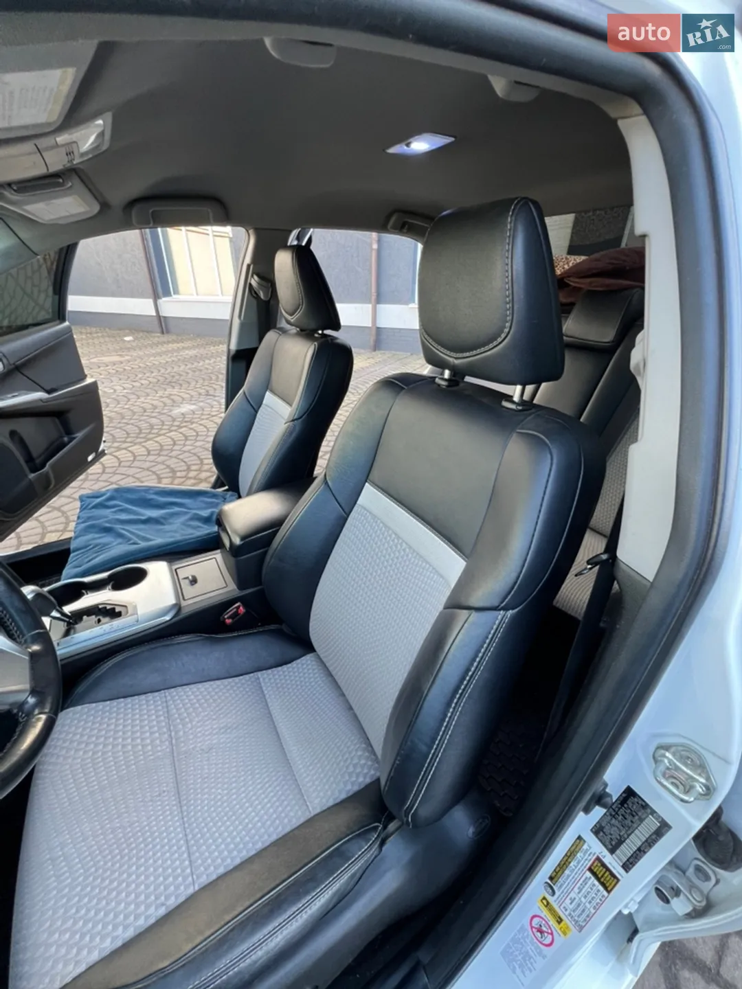 2014 Toyota Camry - мініатюра 27