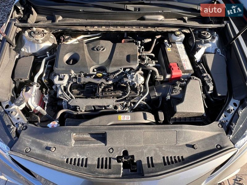 Седан Toyota Camry 2023 в Киеве