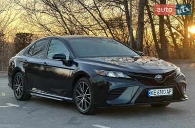 Седан Toyota Camry 2021 в Киеве