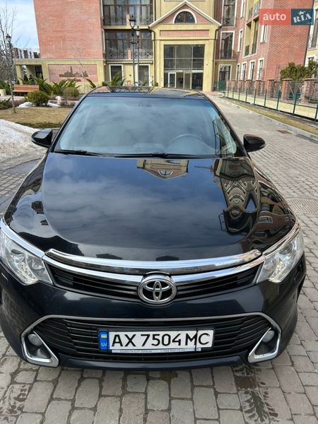 Седан Toyota Camry 2017 в Харькове