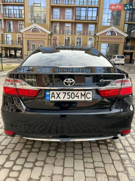 Седан Toyota Camry 2017 в Харькове