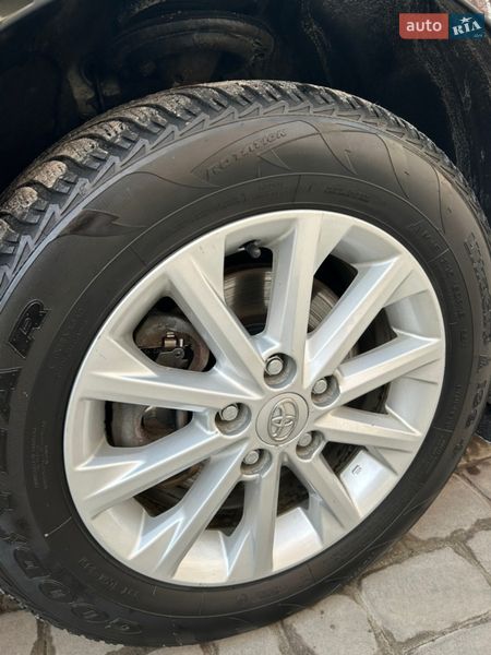 Седан Toyota Camry 2017 в Харькове