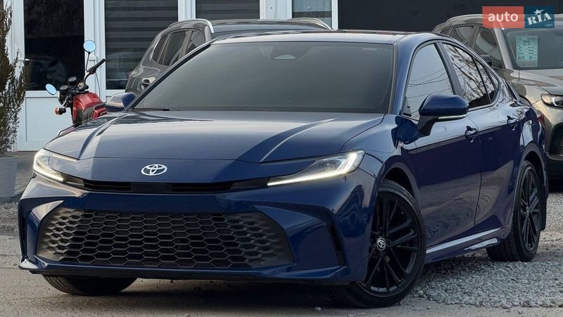 Седан Toyota Camry 2024 в Харкові
