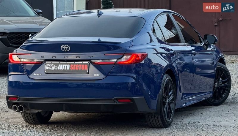 Седан Toyota Camry 2024 в Харкові