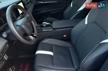 Седан Toyota Camry 2024 в Харкові