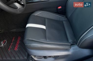 Седан Toyota Camry 2024 в Харкові
