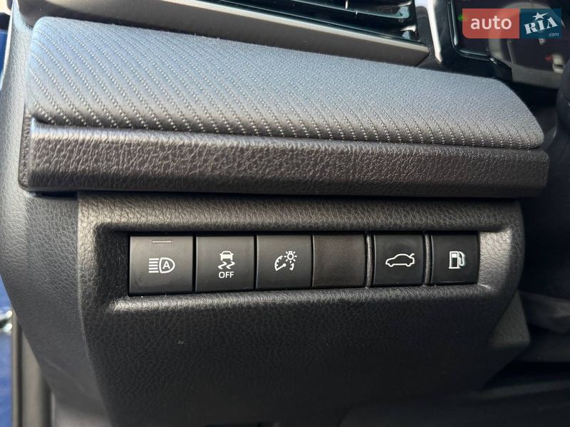 Седан Toyota Camry 2024 в Харкові