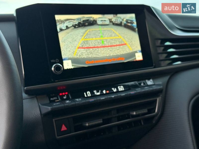 Седан Toyota Camry 2024 в Харкові