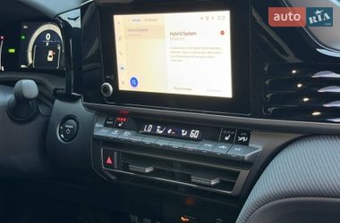 Седан Toyota Camry 2024 в Харкові