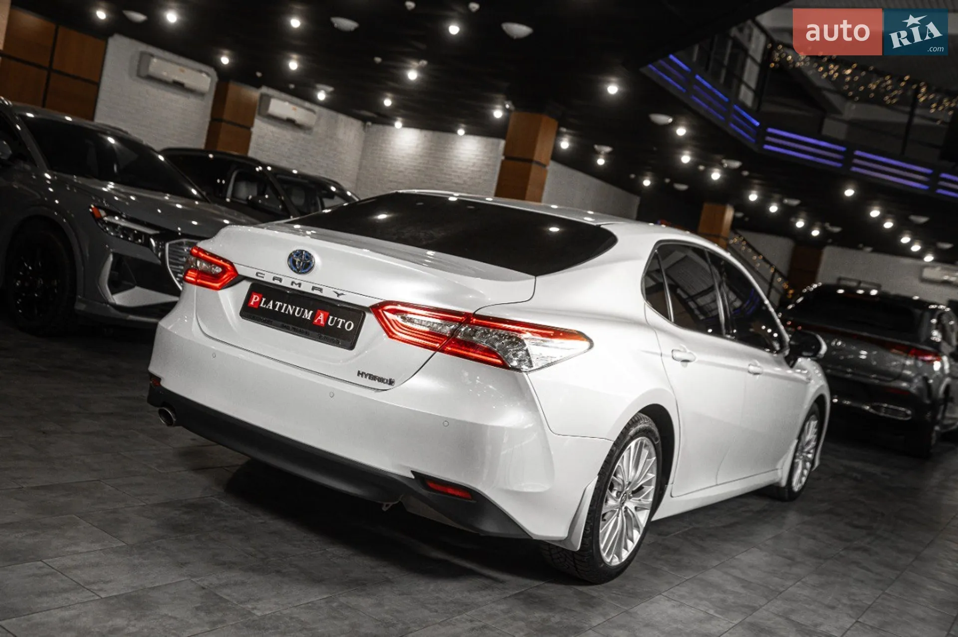 2020 Toyota Camry - мініатюра 3