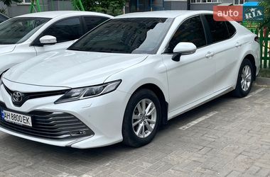 Седан Toyota Camry 2018 в Сумах