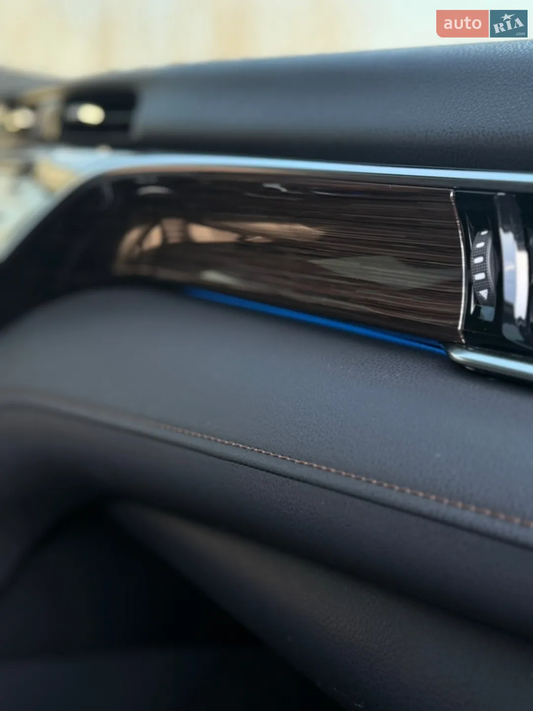 2018 Toyota Camry - мініатюра 18