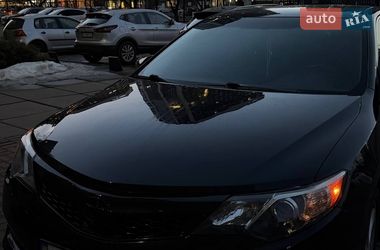 Седан Toyota Camry 2014 в Киеве