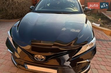 Седан Toyota Camry 2022 в Хмельницком