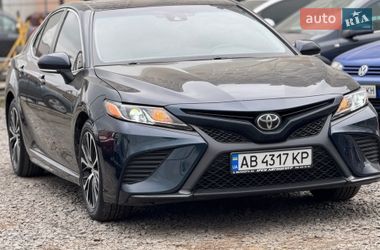Седан Toyota Camry 2018 в Виннице