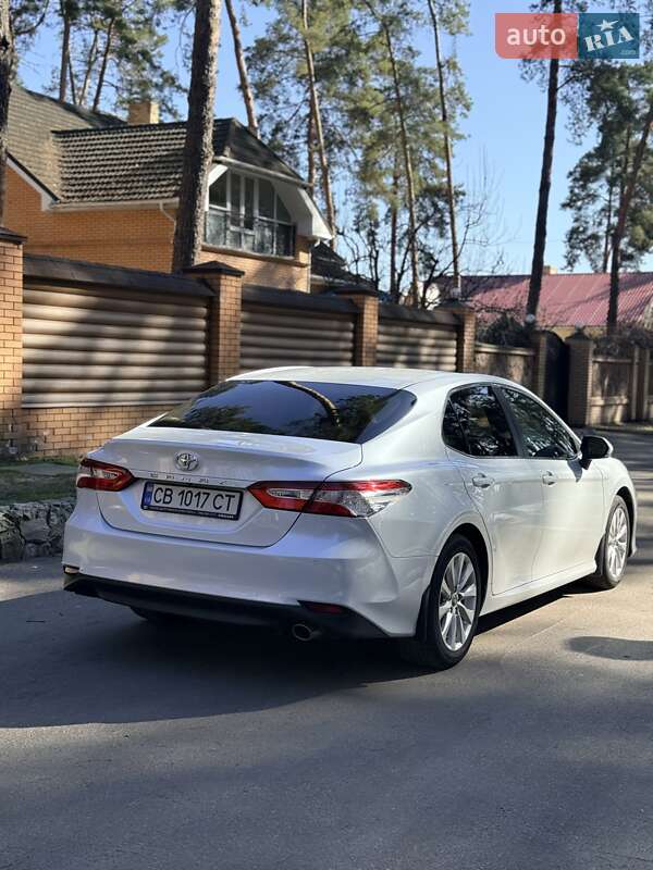 Седан Toyota Camry 2019 в Чернигове