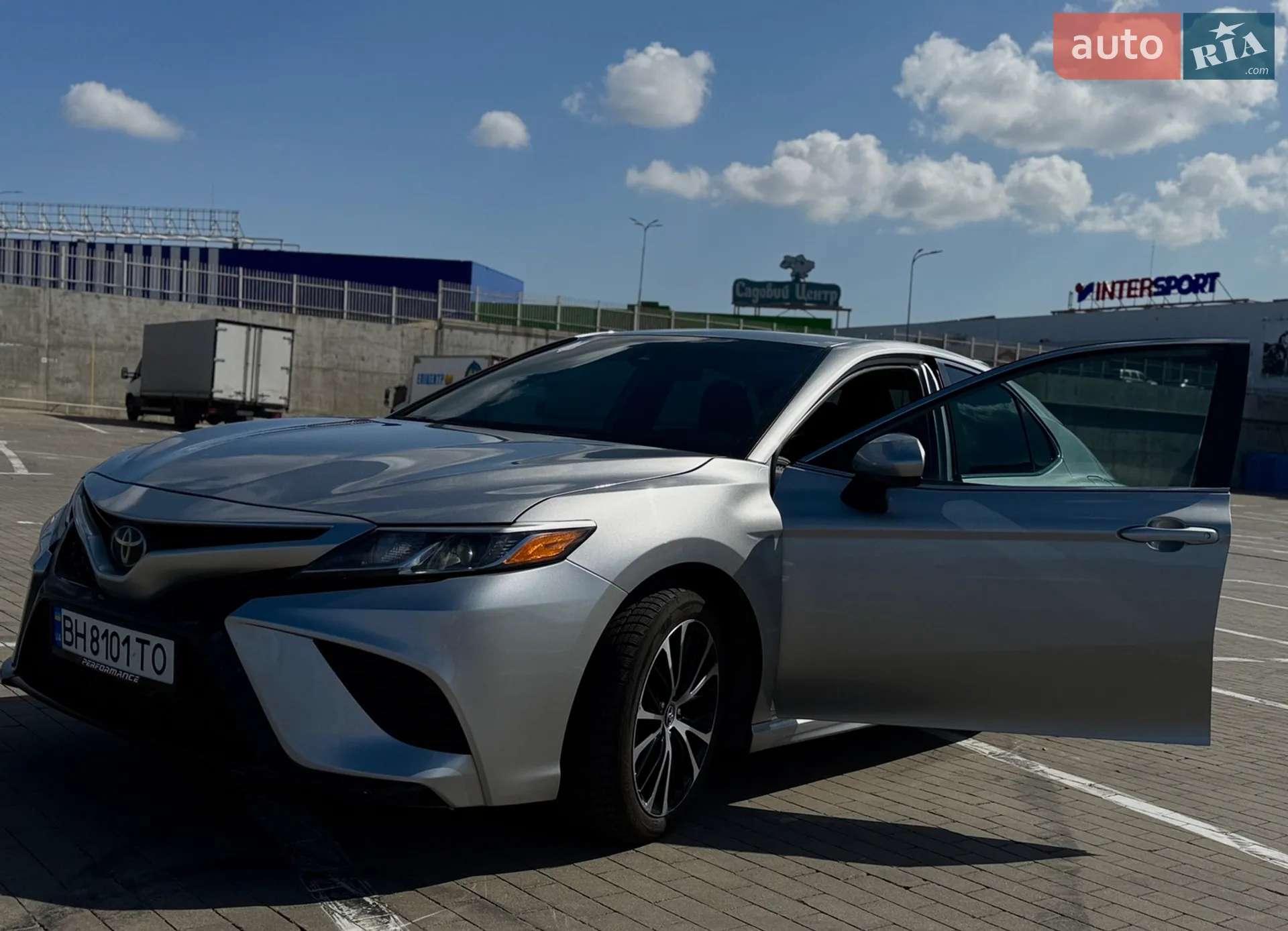 2018 Toyota Camry - мініатюра 2