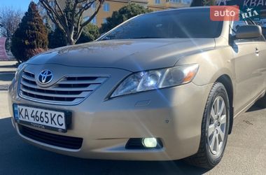Седан Toyota Camry 2006 в Києві