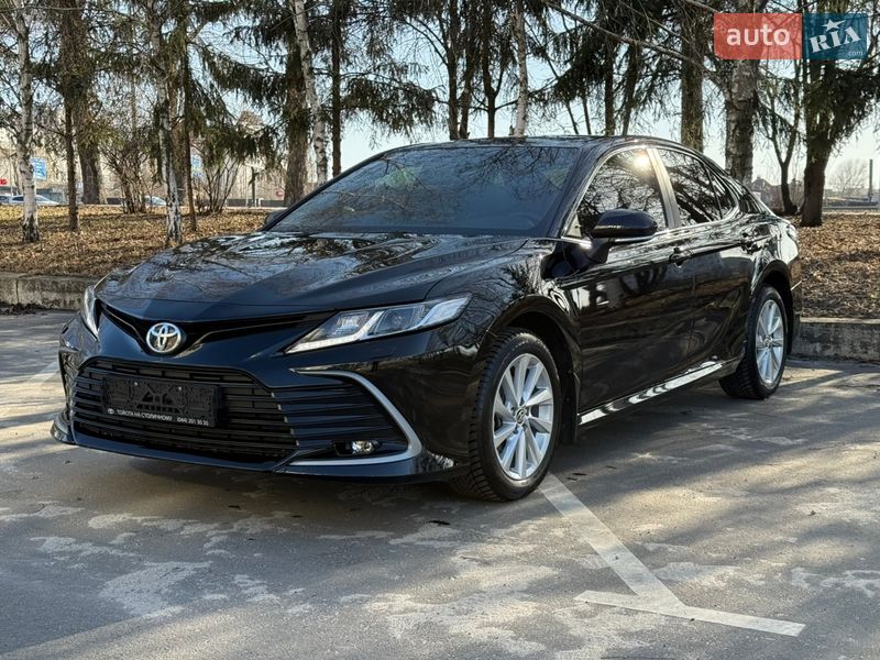Седан Toyota Camry 2024 в Киеве