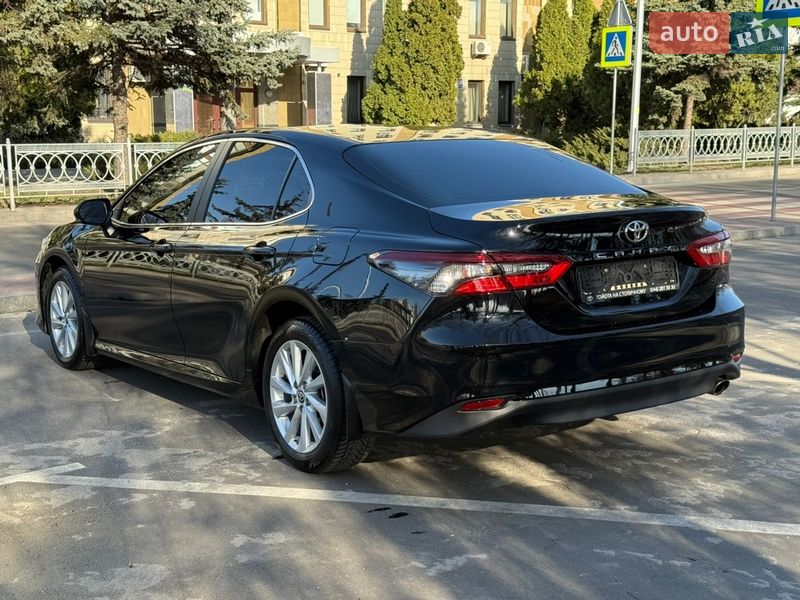 Седан Toyota Camry 2024 в Киеве