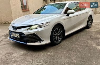 Седан Toyota Camry 2021 в Києві