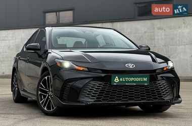 Седан Toyota Camry 2024 в Києві