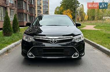 Седан Toyota Camry 2016 в Чернігові