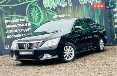 Седан Toyota Camry 2014 в Харькове