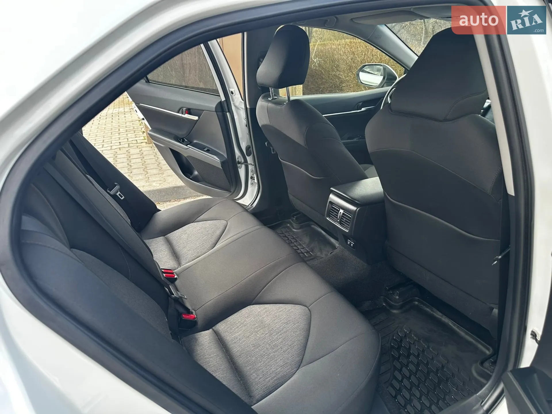 2020 Toyota Camry - мініатюра 18