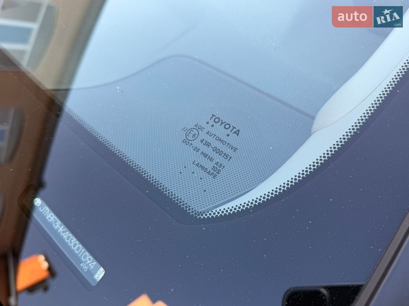 Седан Toyota Camry 2017 в Харкові