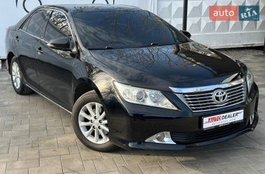 Седан Toyota Camry 2012 в Киеве