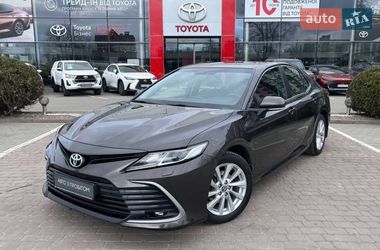 Седан Toyota Camry 2021 в Хмельницком
