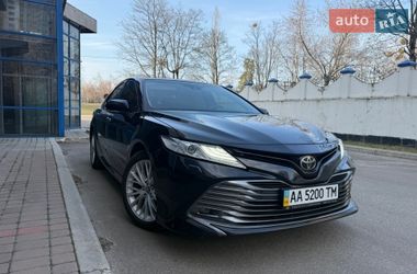 Седан Toyota Camry 2017 в Києві
