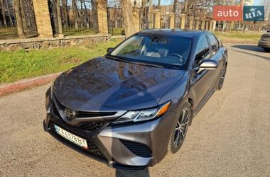Седан Toyota Camry 2017 в Києві