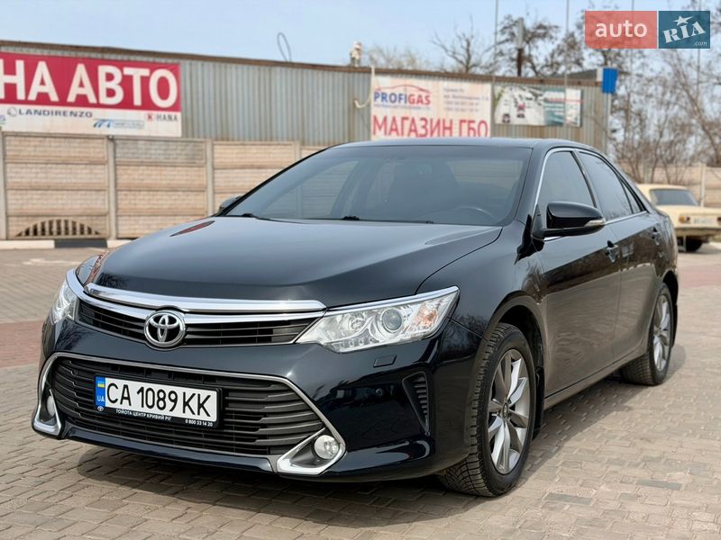 Седан Toyota Camry 2014 в Кривом Роге
