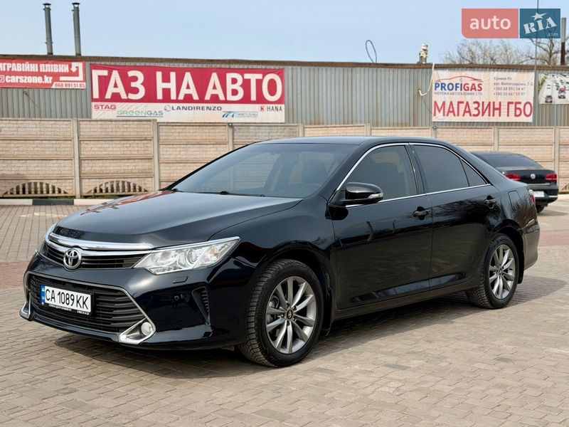 Седан Toyota Camry 2014 в Кривом Роге