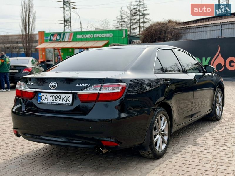 Седан Toyota Camry 2014 в Кривом Роге